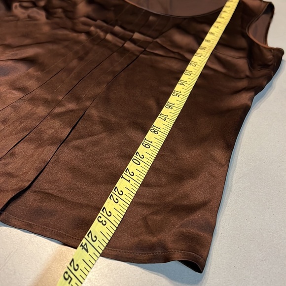 Escada 100%silk sleeveless top - Picture 4 of 8